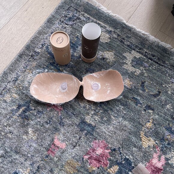 New in box, Gatherall nude stickybra size D - Picture 3 of 5